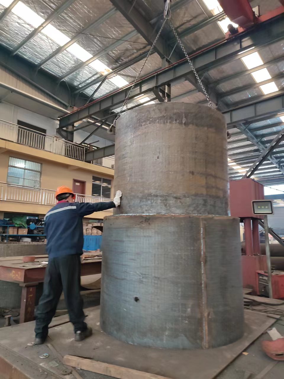 陕西碳化铬耐磨料仓 碎玻璃料仓 堆焊耐磨钢板